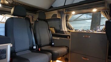Peugeot Expert - Individualausbau - Aufstelldach - Schnierleschienen - Innenansicht