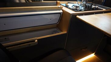 Peugeot Expert - Individualausbau - Aufstelldach - Küche mit Kühlbox