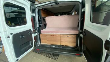 Nissan Primastar - Heckansicht - Aufstelldach - Bürofahrzeug