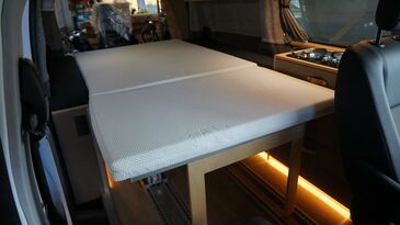 Peugeot Expert - Individualausbau - Bett